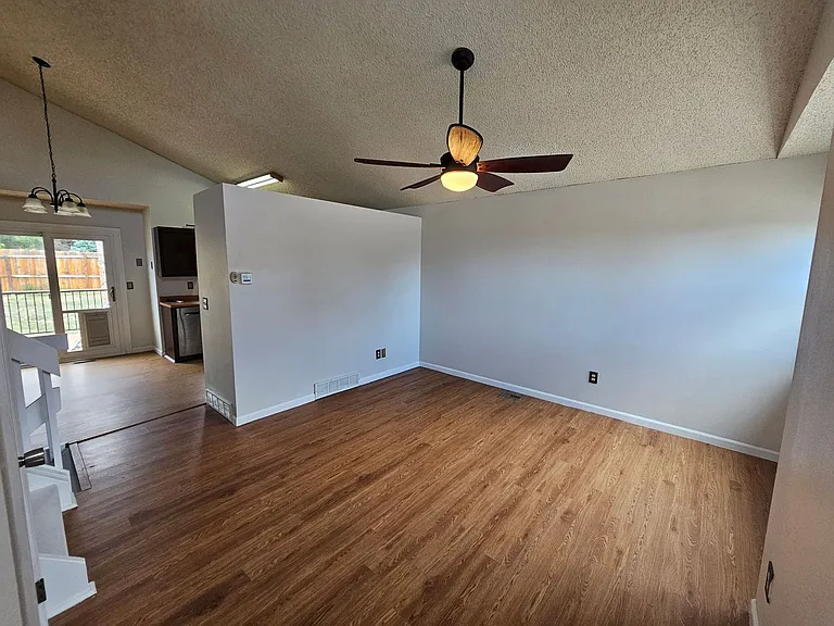 7490 Woody Creek Dr — Photo 3