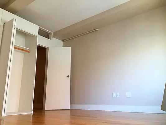 Rented by EXR | media 9