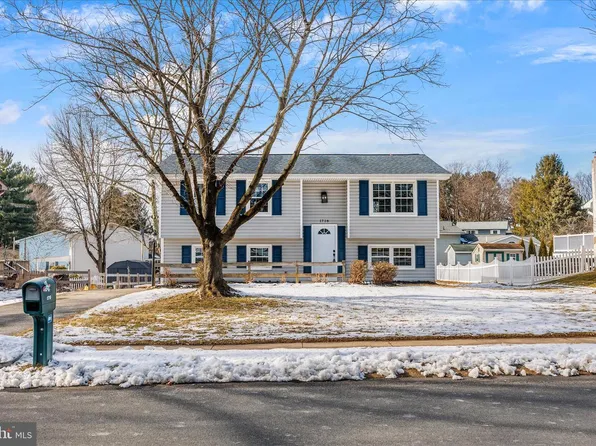 1716 Gemini Dr, Sykesville, MD 21784