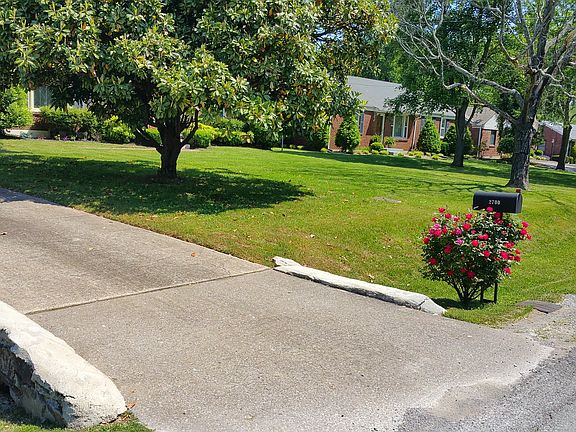 2nd image of 2700 Emery Dr