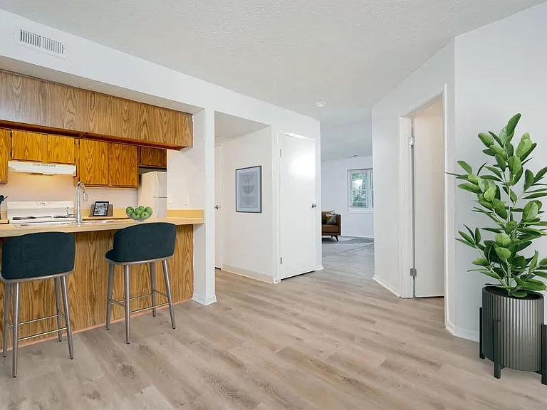 Classic Townhome Cable/High Speed Internet Ready