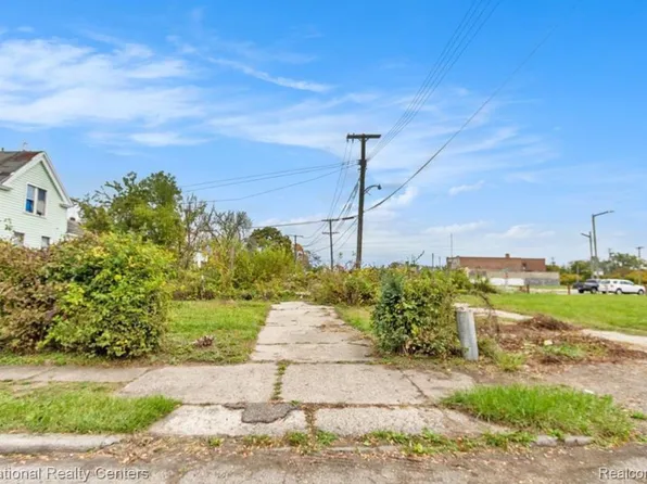 3724 Rolf Pl, Detroit, MI 48214