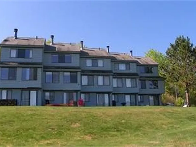135 Snowood Dr #E4 — Photo 1