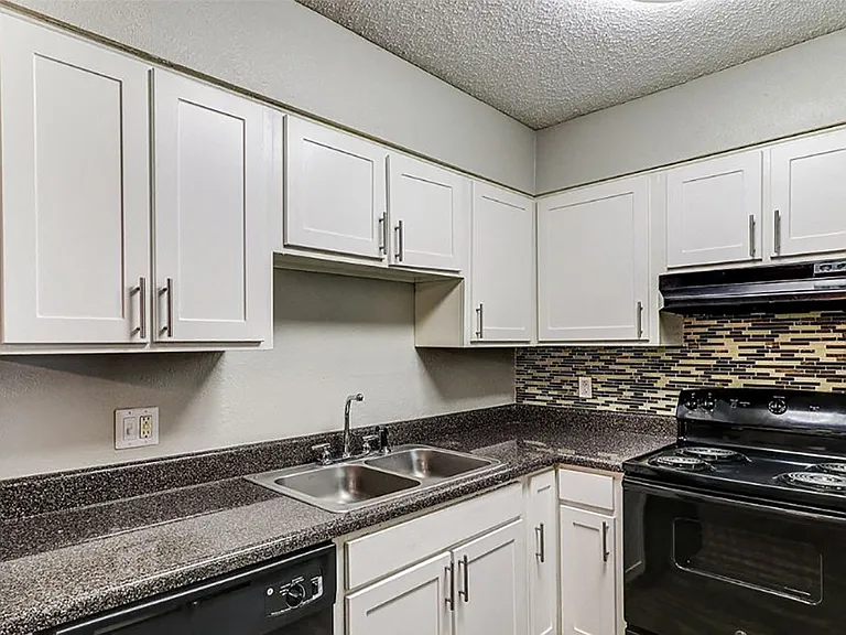 Fully-Equipped Kitchen Layouts
