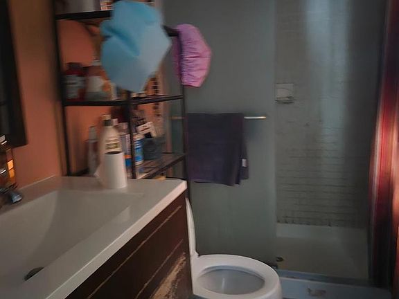 4th image of 69 Edgely Ln
