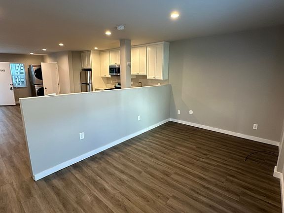 5th image of 467 Normandie Pl #469-1/2