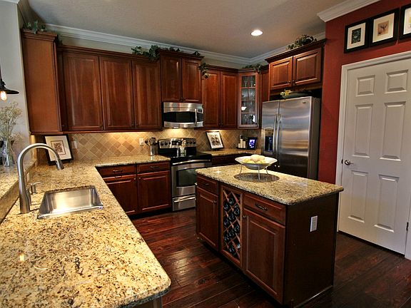 5th image of 5043 Fiorella Ln
