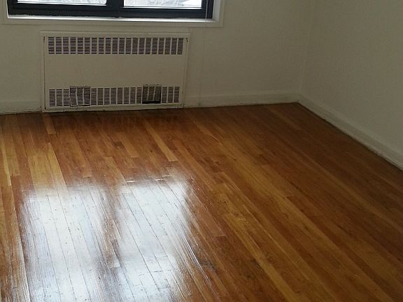 4th image of 4331 45th St APT 2J