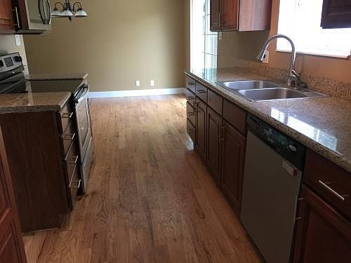 3rd image of 2800 W Stafford Cir