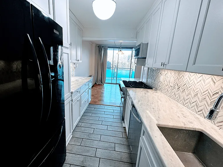 10500 Rockville Pike #527 — Photo 5