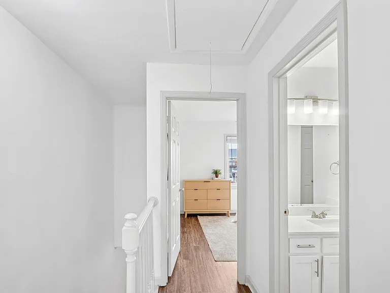 Charleston Hall — Photo 10