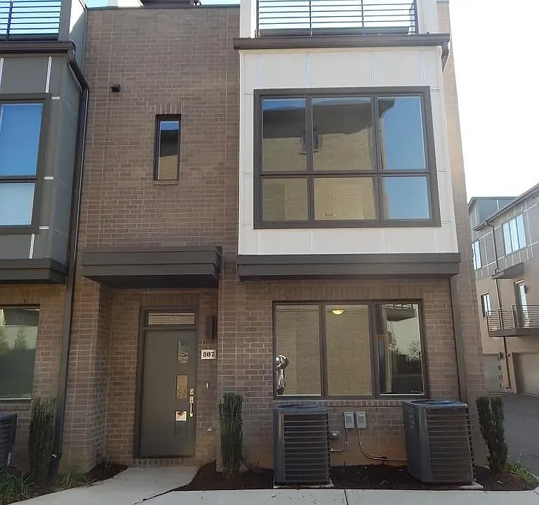 807 Melpark Ct
