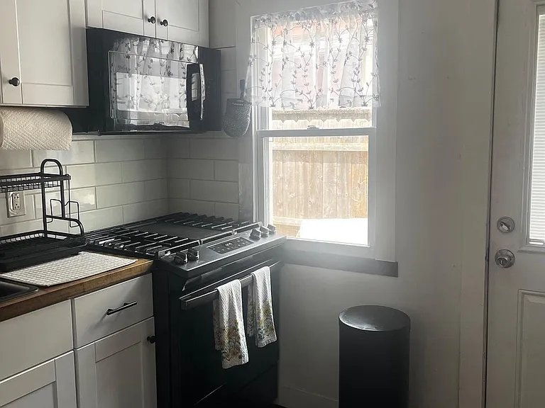 121 Mercy St — Photo 19