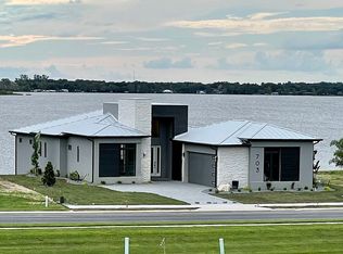 703 Waterfern Trail Dr, Auburndale, FL 33823