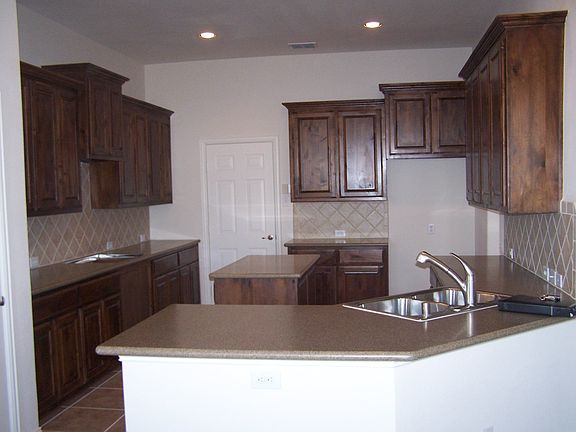 2nd image of 4404 Meadow Knoll Ln