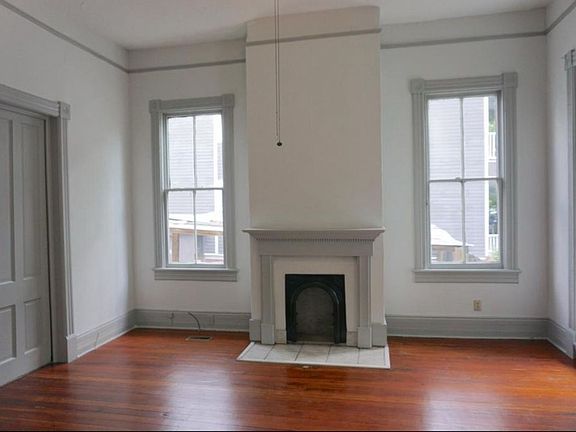 2nd image of 410 E Duffy St