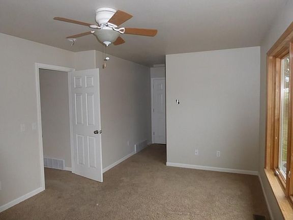 3rd image of 153 Viceroy St