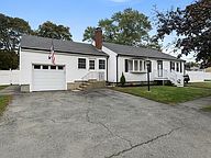 64 Trask Rd Peabody MA 01960 Zillow