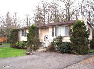 226 Viceroy Cir, Tobyhanna, PA 18466