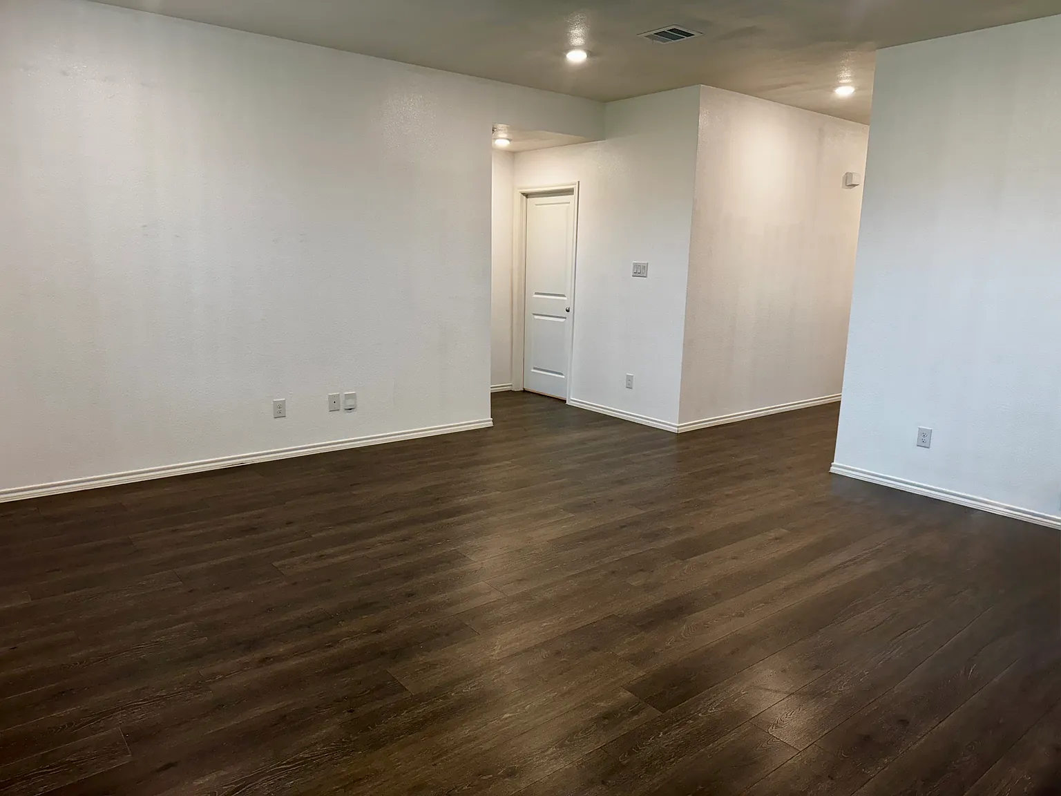 3 bed, 1450 sqft, $1,895 — Photo 3