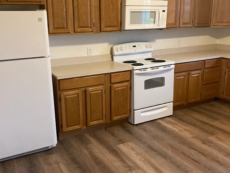 19126 Lawrence St #18 — Photo 3