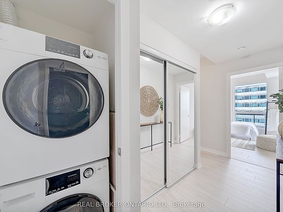 2nd image of 225 Sackville St #603