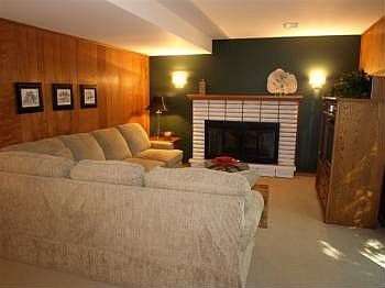 4th image of 2046 Foxboro Ct NW