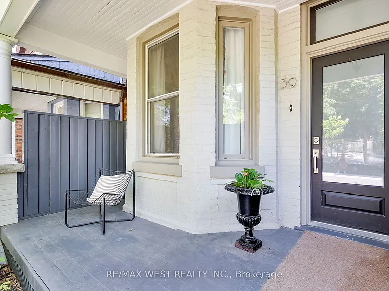 39 Shirley St — Photo 3
