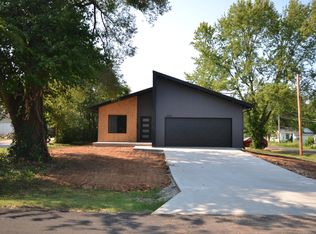 2756 W Lincoln St, Springfield, MO 65802