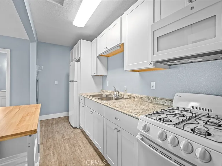 7432 Dumosa Ave #1/2 — Photo 14