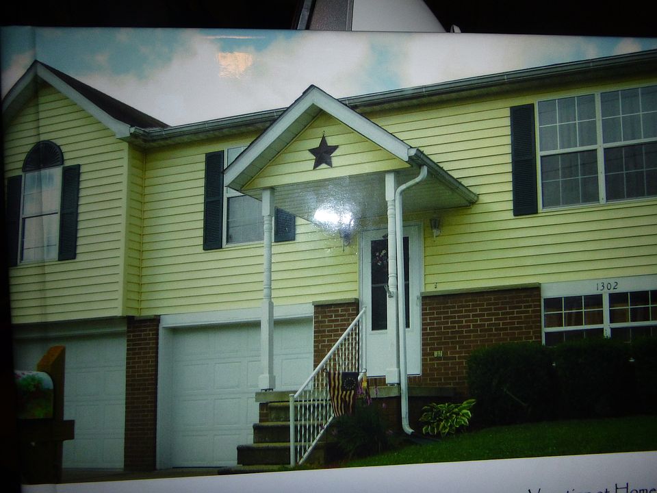 1st image of 1302 Foxlair Pl