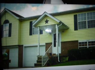 1302 Foxlair Pl, Fairmont, WV 26554