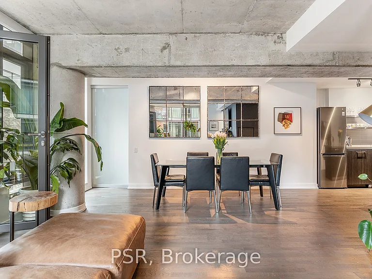 560 King St W #203 — Photo 12