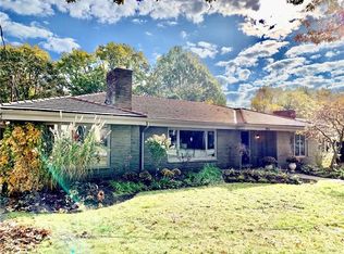 1053 Washington Rd, Mt Lebanon, PA 15228