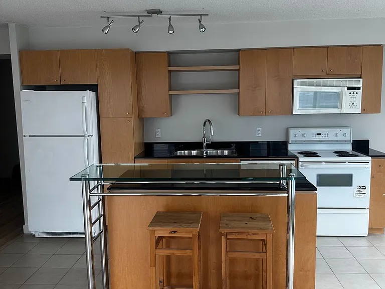 373 Front St W #1510 — Photo 5