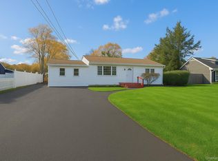 148 Claywood Dr, Brentwood, NY 11717