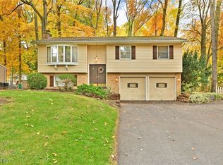7770 Castle Rock Dr NE, Warren, OH