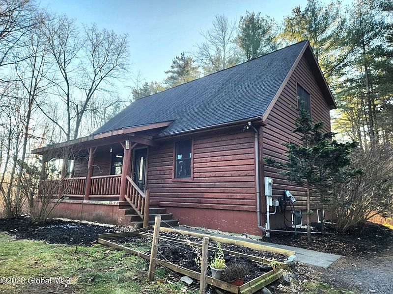 3rd image of 425 Nys Rt 32