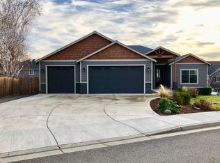 3274 Wheat Ridge Dr, Medford, OR 97504