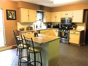 5th image of 103 Burrwood Dr