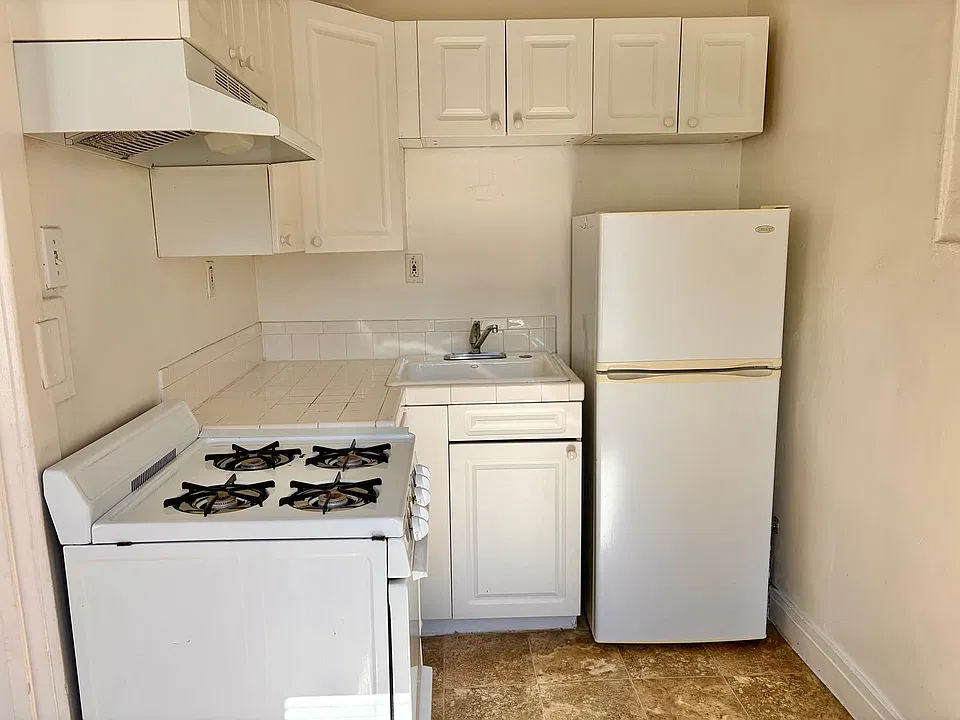 737 Bush Street (1371rc)