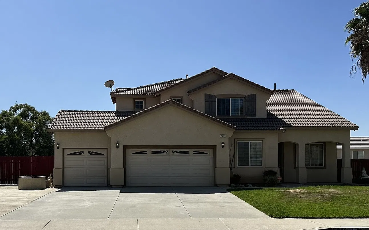 5 bed, 2.5 bath, 2950 sqft, $3,450 — Photo 2