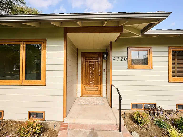 4720 Hayman Ave — Photo 9
