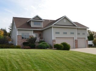 3070 Wyndwood Way, Sun Prairie, WI 53590