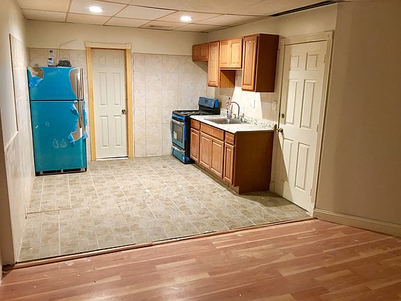 5th image of 246-3 Jamaica Ave #1