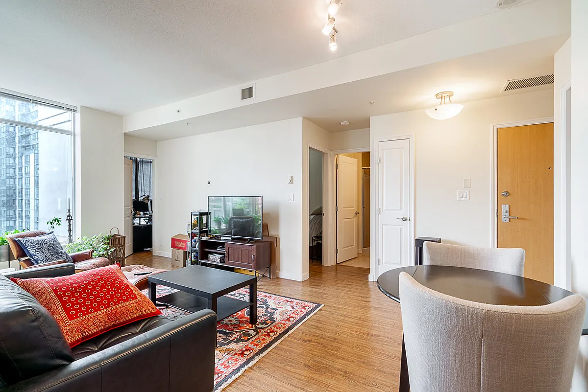 Building Photo - 1211 Melville St #2401