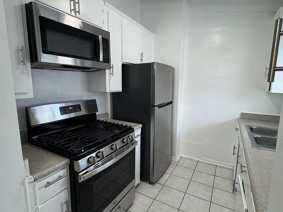 636 Acanto St