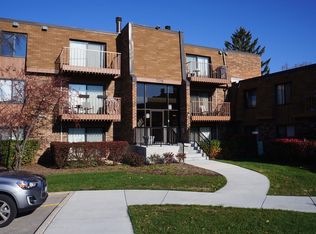 705 Tipperary Ct APT 2B, Schaumburg, IL 60193