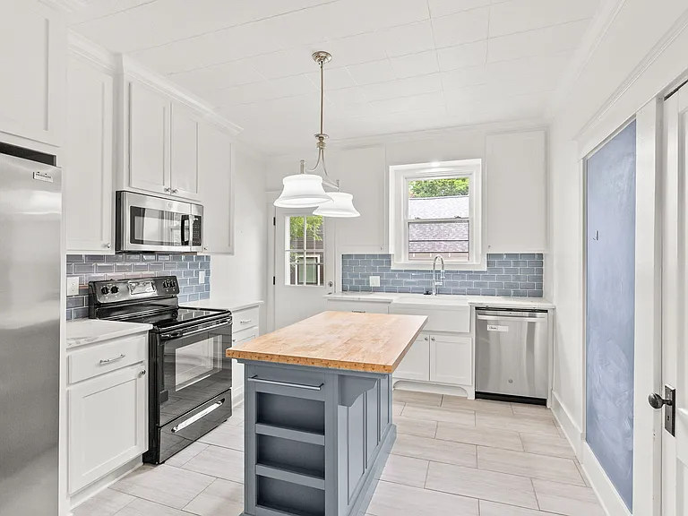 4905 Lee Ave — Photo 12