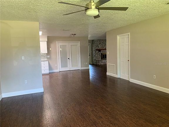 4th image of 5525 Oak Ln